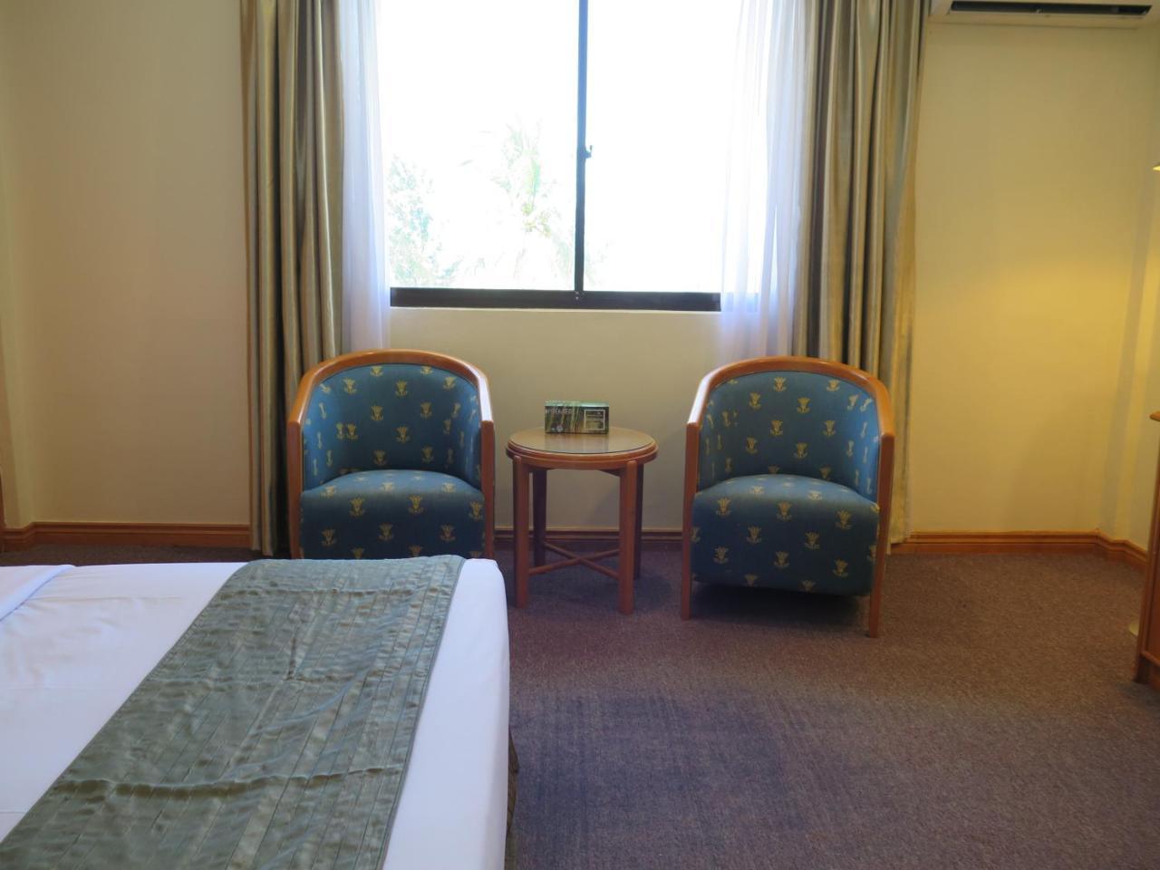 Sea View Resort Hotel & Apartments Kuala Belait Esterno foto