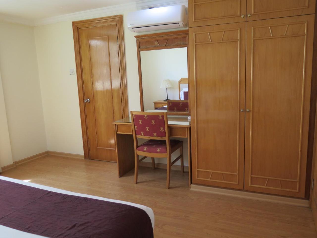 Sea View Resort Hotel & Apartments Kuala Belait Esterno foto