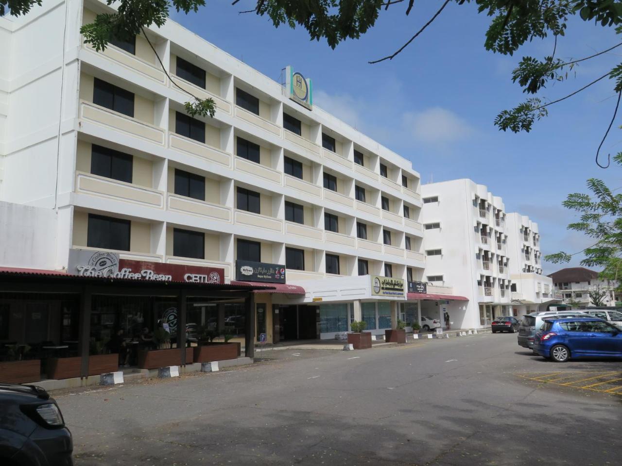 Sea View Resort Hotel & Apartments Kuala Belait Esterno foto